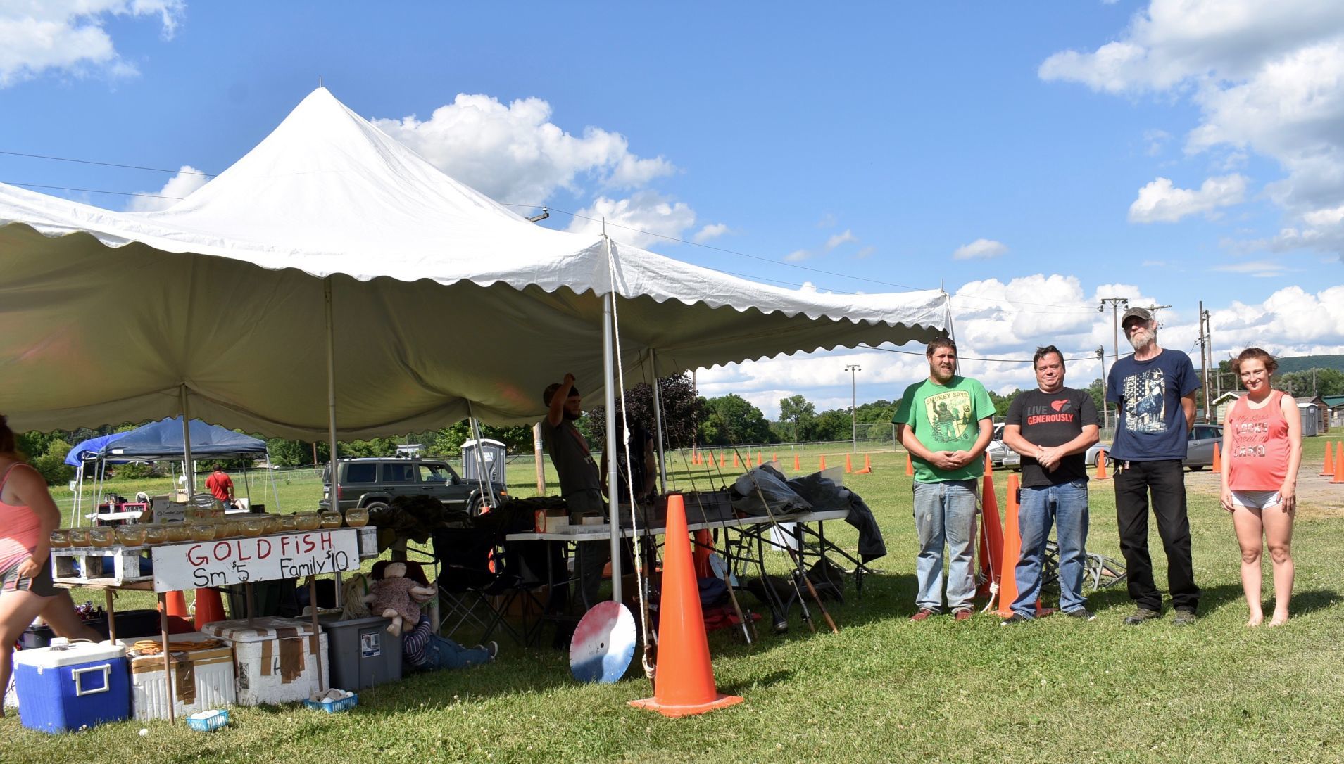 Monroe Hose Co hosts flea market
